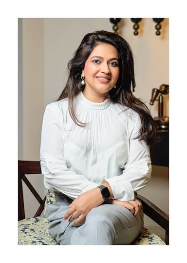 Neeha Riaz mentblue